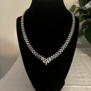 Beautiful necklace (18") for any occasion!